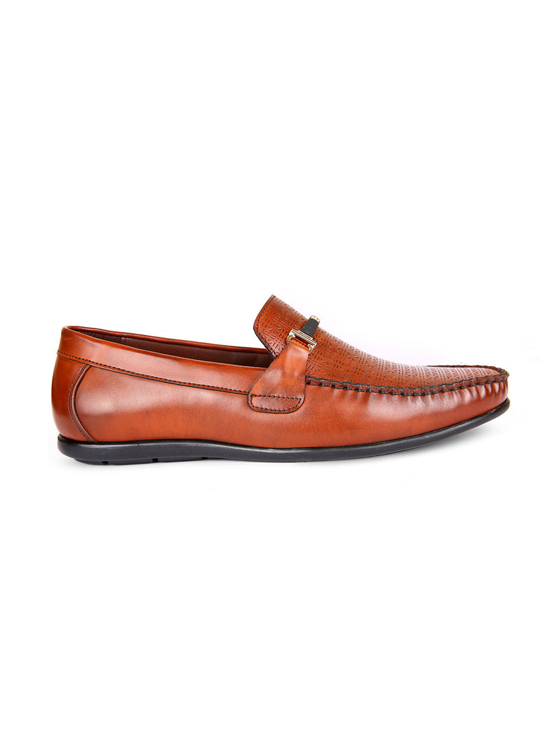 Scandal Textured Loafers With Buckle
