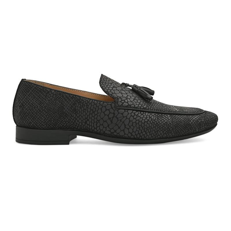 Dabble Black Textured Loafers
